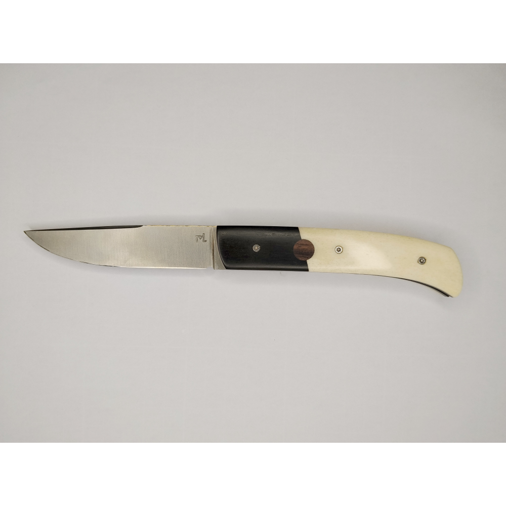 Couteau pliant liner lock avec lame en acier 14c28n et manche en bois d'ébène et loupe d'amboine