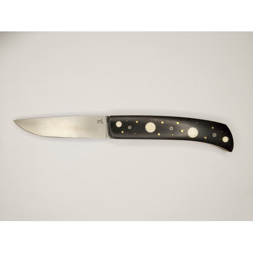 Couteau pliant liner lock avec lame en acier 14c28n et manche en bois d'ébène, incrustation os de bovin et cloutage laiton