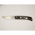Couteau pliant liner lock avec lame en acier 14c28n et manche en bois d'ébène, incrustation os de bovin et cloutage laiton